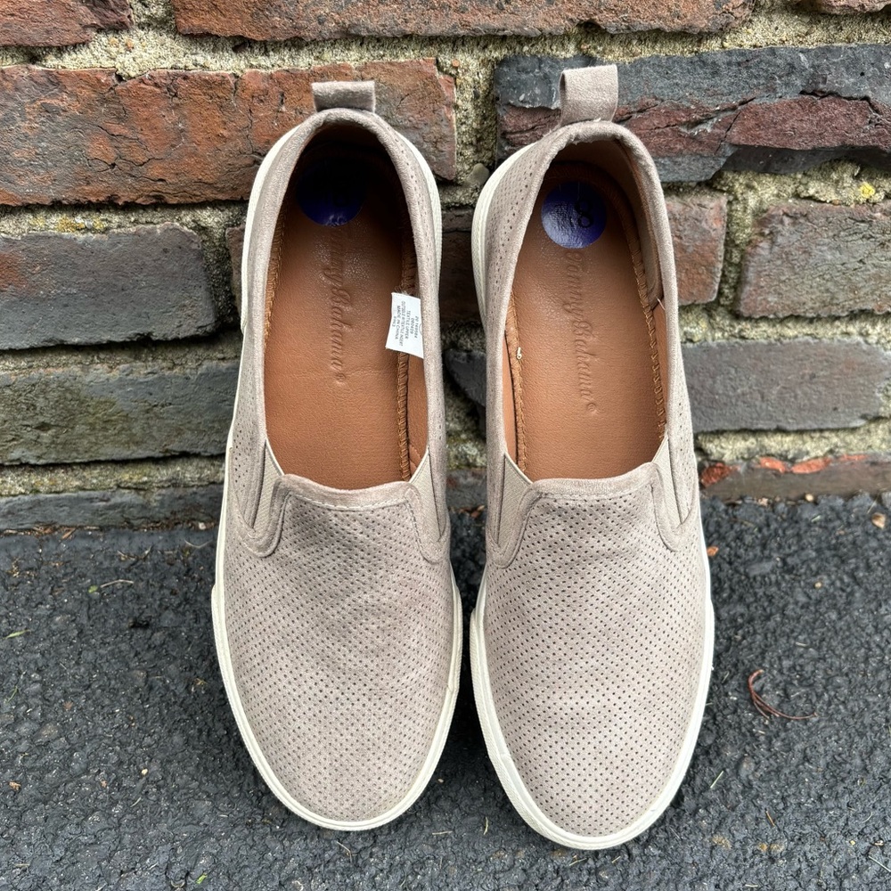 EUC Tommy Bahama Slip on Loafer